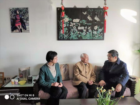 集團(tuán)黨委開展走訪慰問活動(dòng) 集團(tuán)黨委開展走訪慰問活動(dòng)