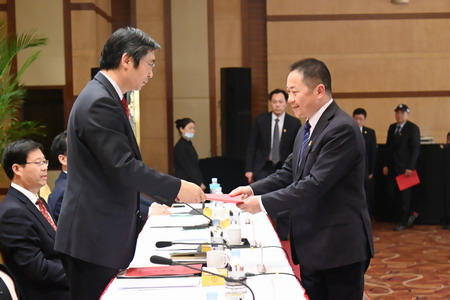 蘇鹽集團(tuán)黨委召開2021年度全面從嚴(yán)治黨工作會議 蘇鹽集團(tuán)黨委召開2021年度全面從嚴(yán)治黨工作會議