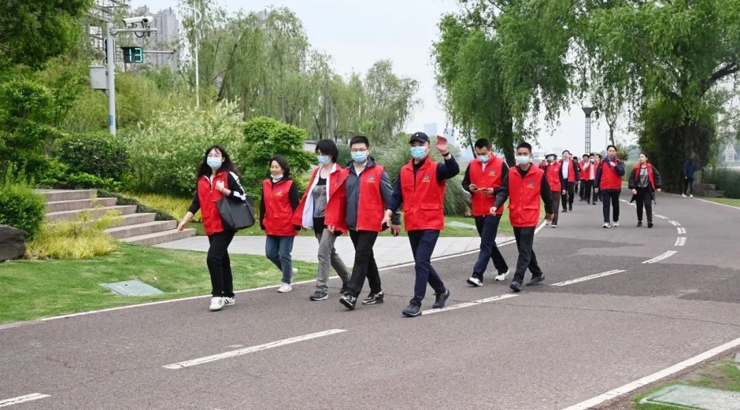 蘇鹽集團(tuán)舉辦慶“五?一”健步走,代“鹽”健康生活團(tuán)建活動 蘇鹽集團(tuán)舉辦慶“五?一”健步走,代“鹽”健康生活團(tuán)建活動